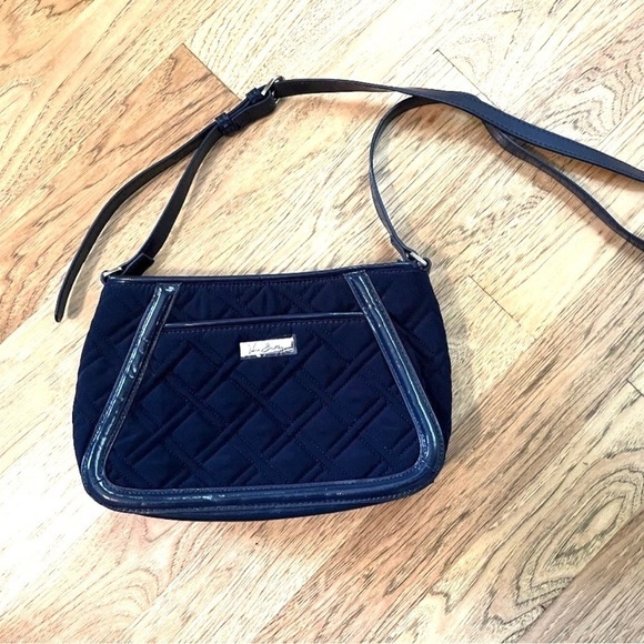 Vera Bradley Trapeze Quilted Crossbody in Classic Navy with Patent Leath… - Picture 1 of 7